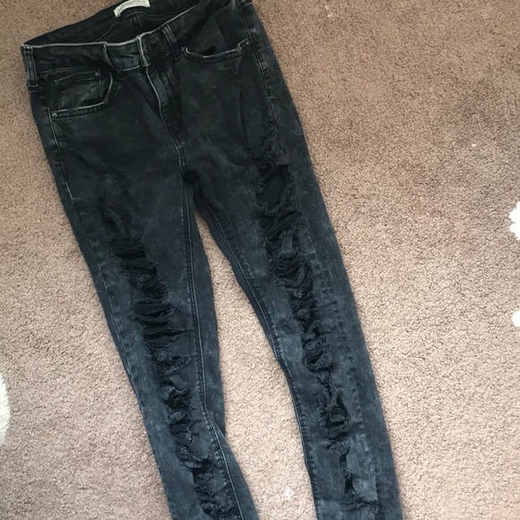 Super ripped distressed black Zara jeans - Picture 5 of 6